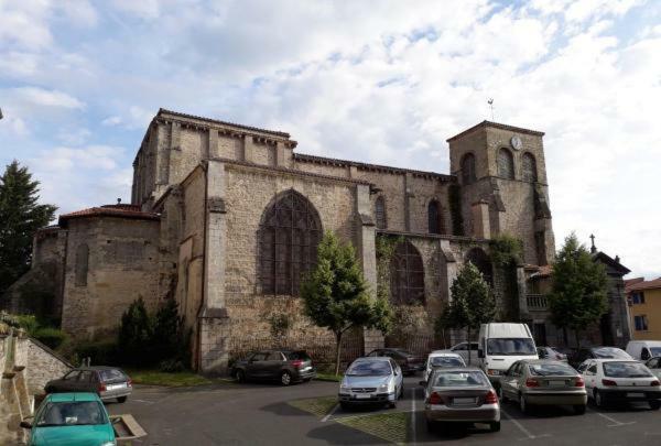Le Medieval Thiers Luaran gambar
