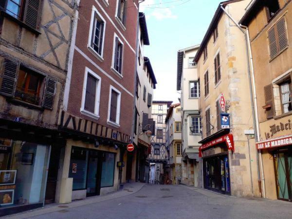 Le Medieval Thiers Luaran gambar
