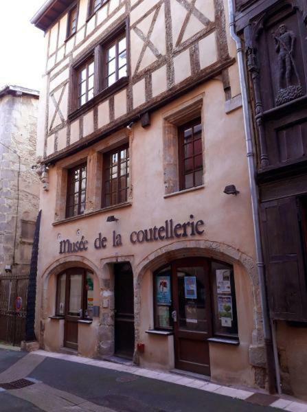 Le Medieval Thiers Luaran gambar